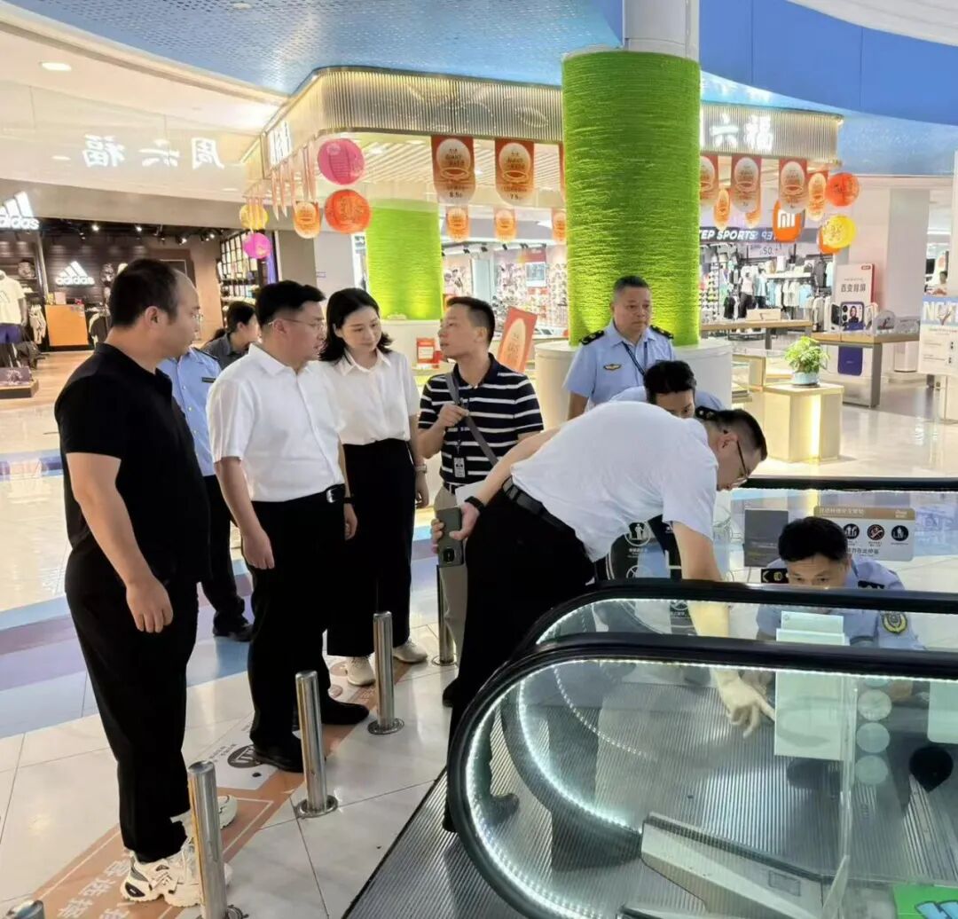 市市场监管局局长沈志攀带队到麻涌镇开展中秋国庆节前市场监管领域安全检查